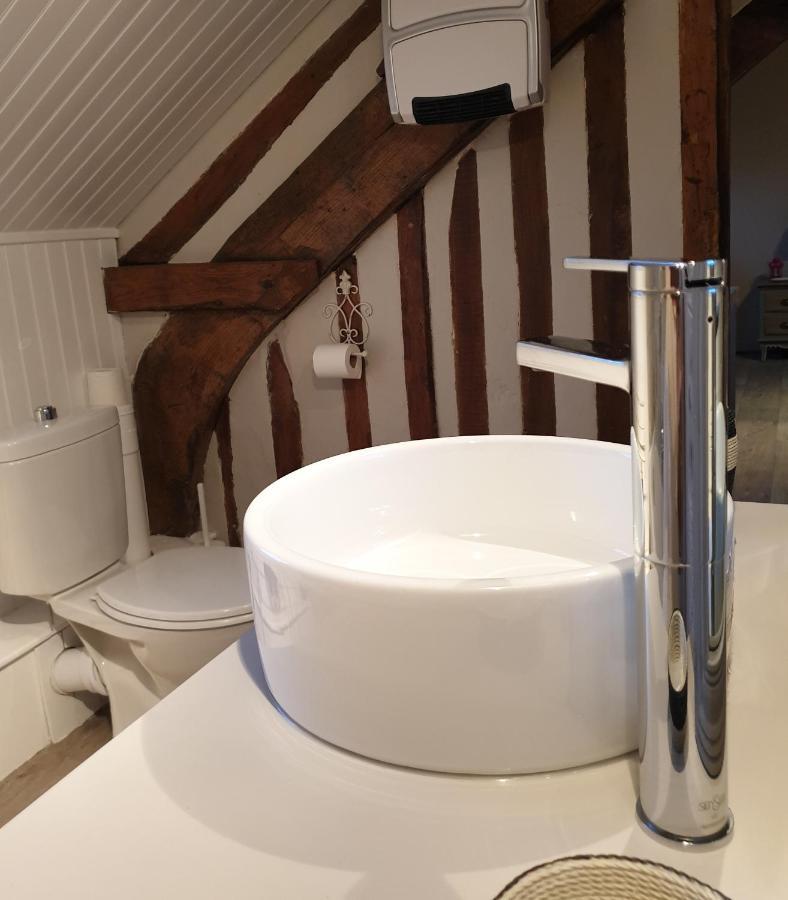 D'Anciennes "Chambres De Bonnes" Honfleur Kültér fotó
