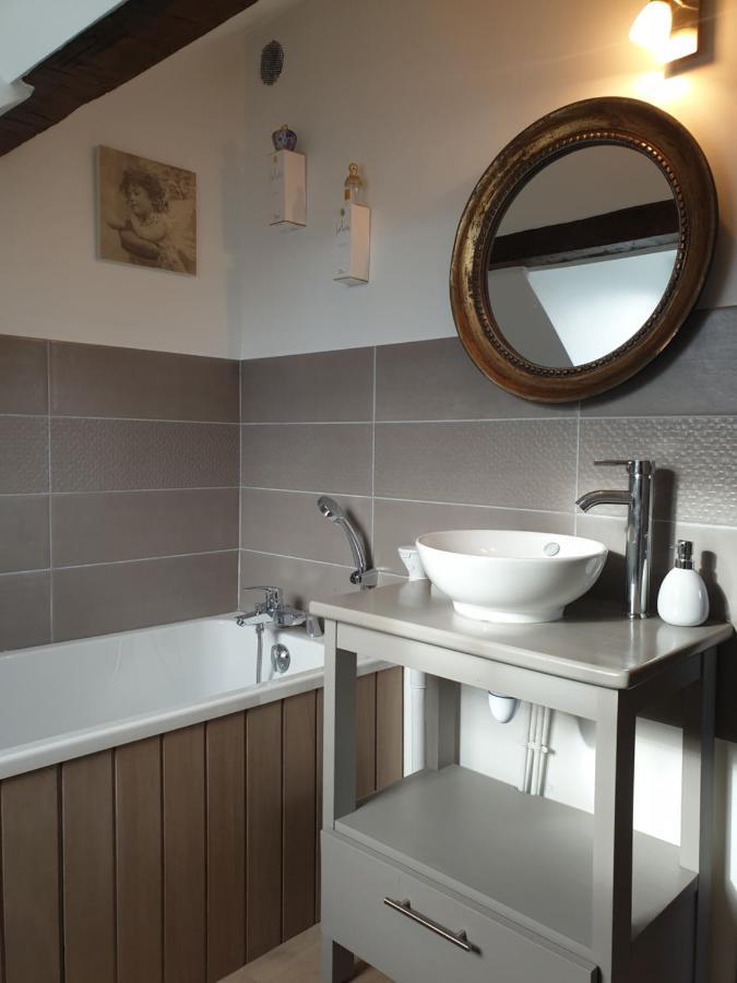 D'Anciennes "Chambres De Bonnes" Honfleur Kültér fotó