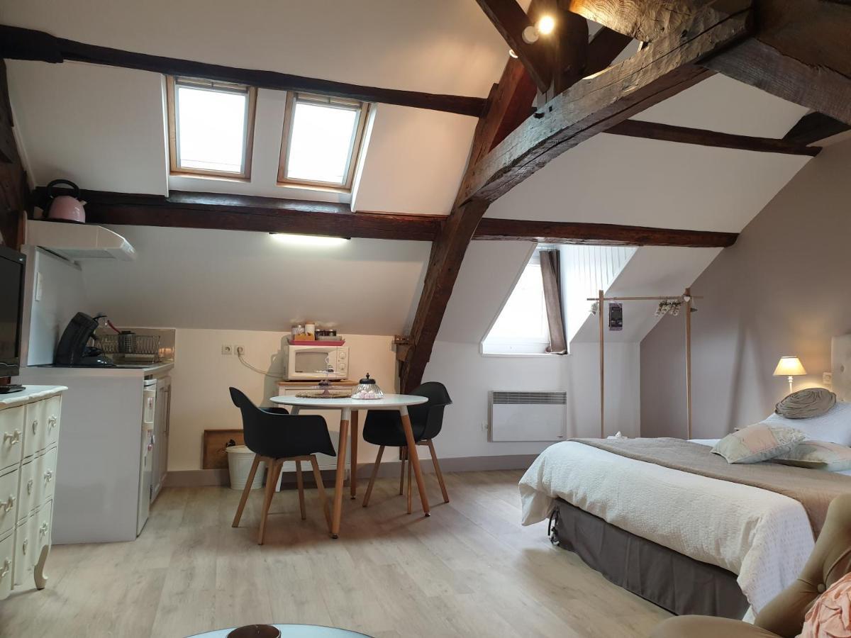 D'Anciennes "Chambres De Bonnes" Honfleur Kültér fotó