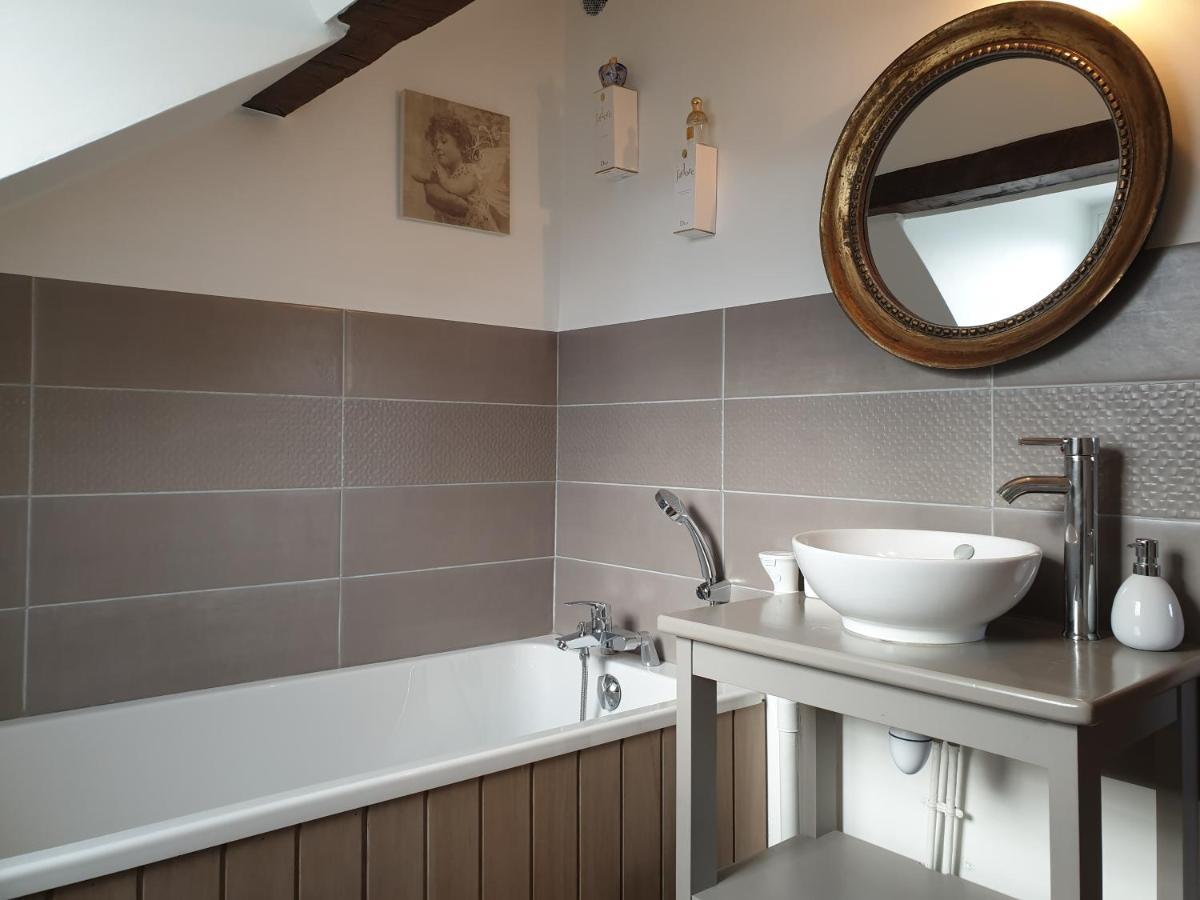 D'Anciennes "Chambres De Bonnes" Honfleur Kültér fotó