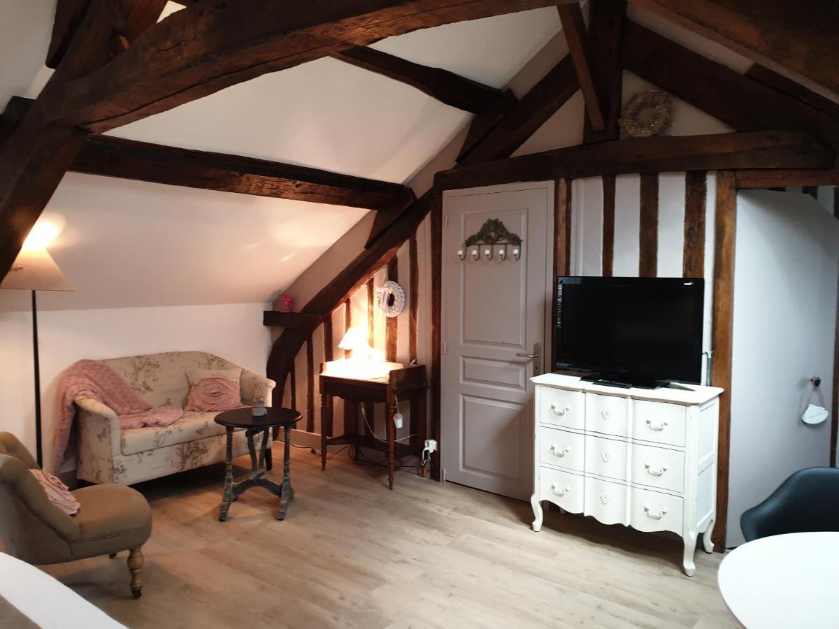 D'Anciennes "Chambres De Bonnes" Honfleur Kültér fotó
