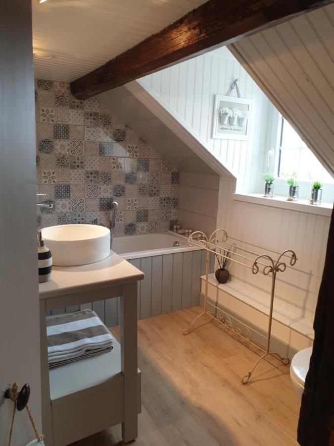 D'Anciennes "Chambres De Bonnes" Honfleur Kültér fotó