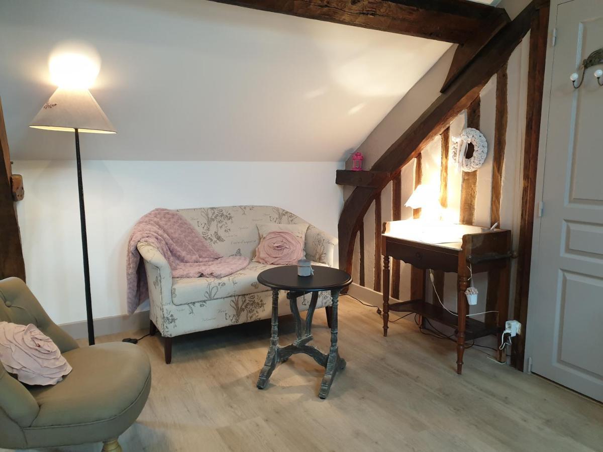 D'Anciennes "Chambres De Bonnes" Honfleur Kültér fotó