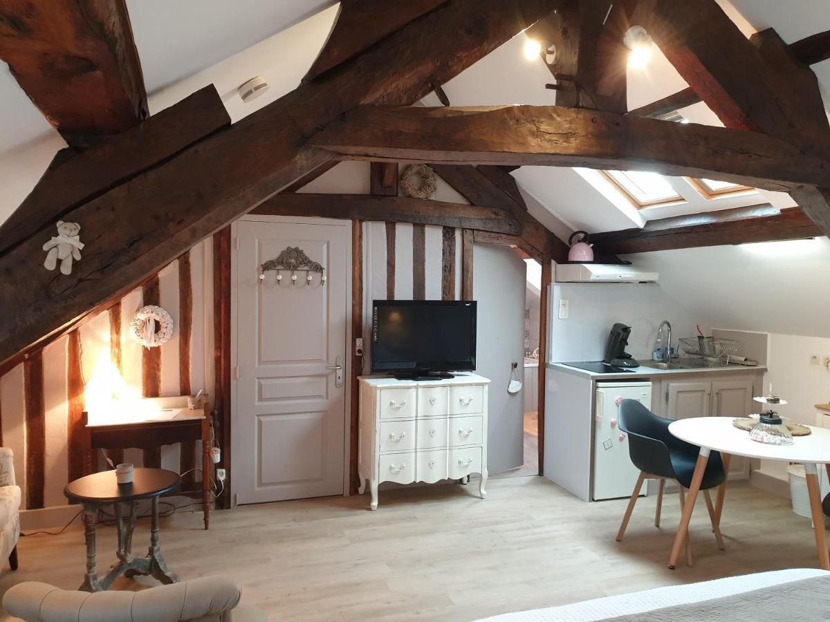 D'Anciennes "Chambres De Bonnes" Honfleur Kültér fotó