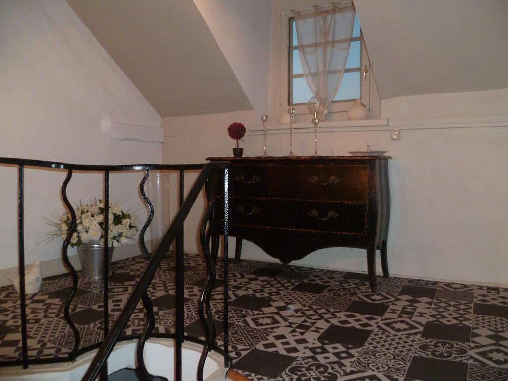 D'Anciennes "Chambres De Bonnes" Honfleur Kültér fotó